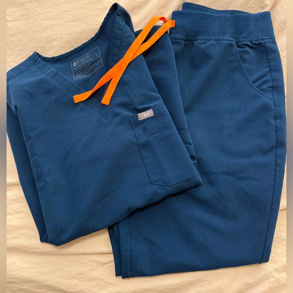 Women Zamora Jogger Scrub Pants & Women’s Catarina One Pocket Scrub Top Set